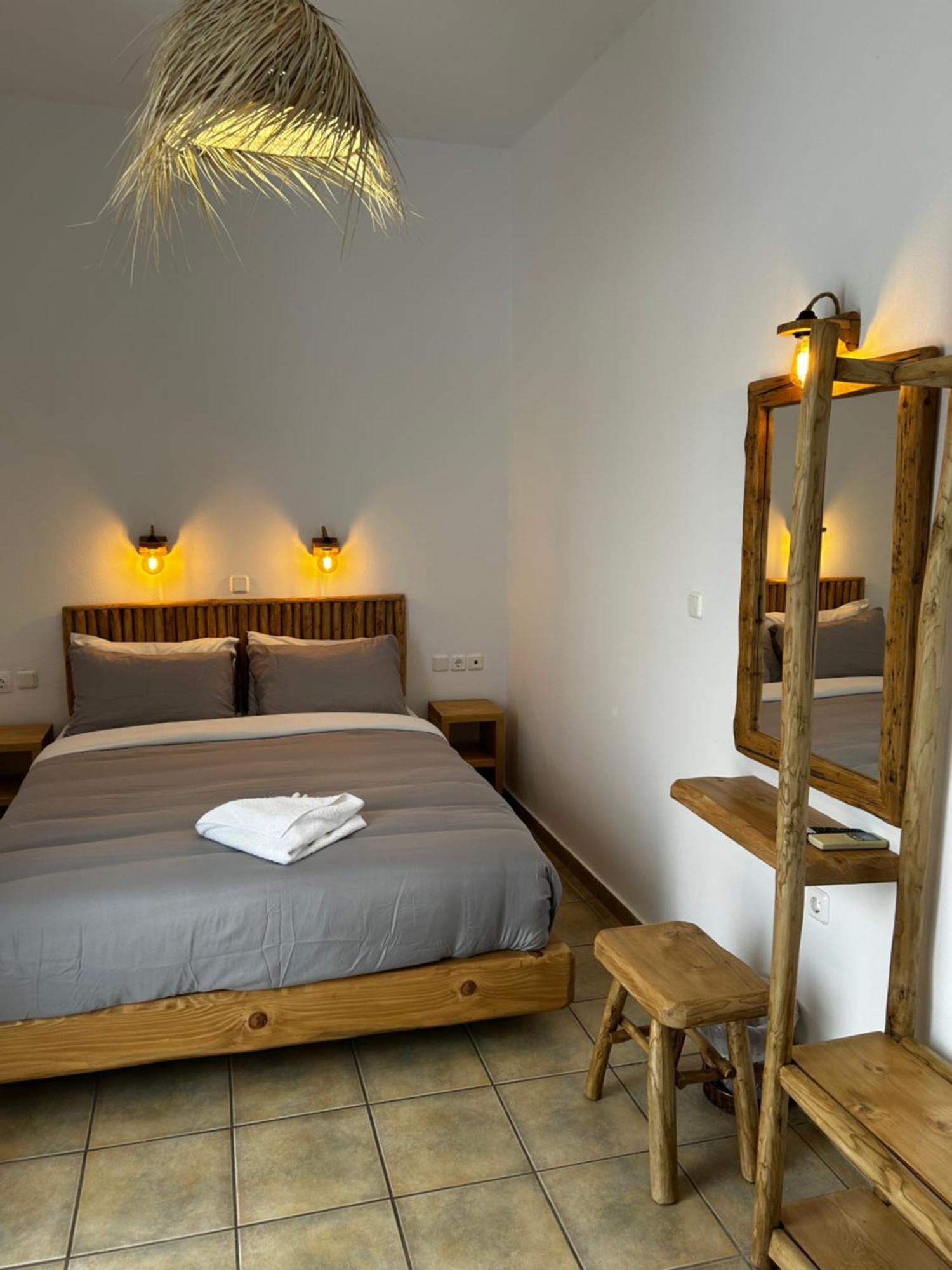 Hotel Livadia Párosz Kültér fotó