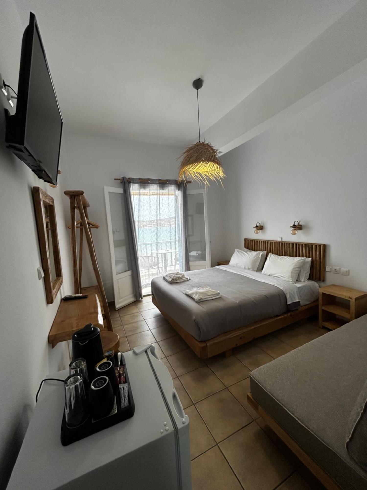 Hotel Livadia Párosz Kültér fotó