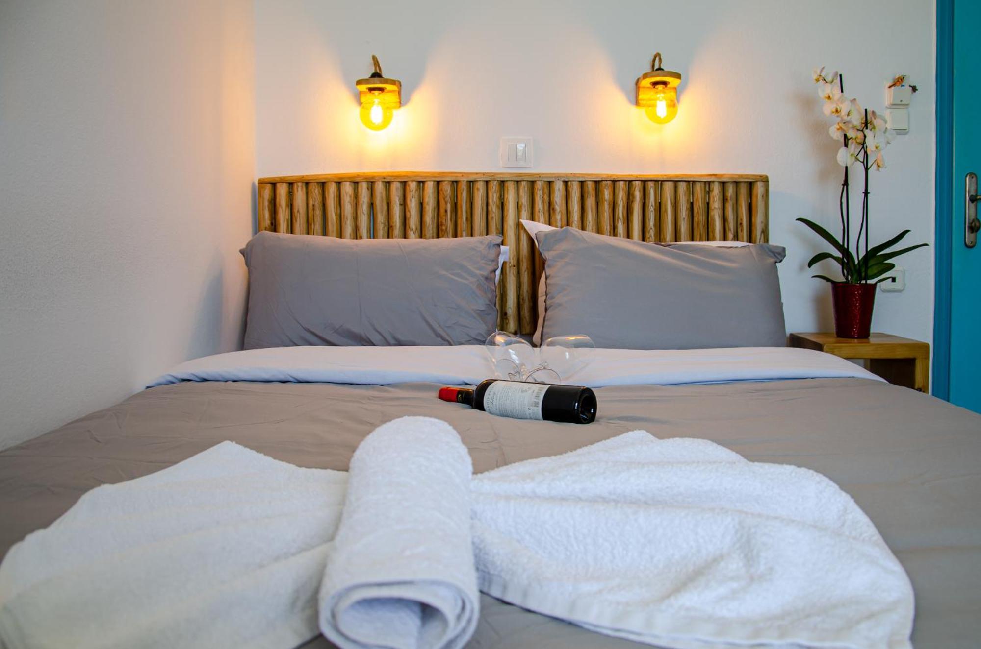 Hotel Livadia Párosz Kültér fotó