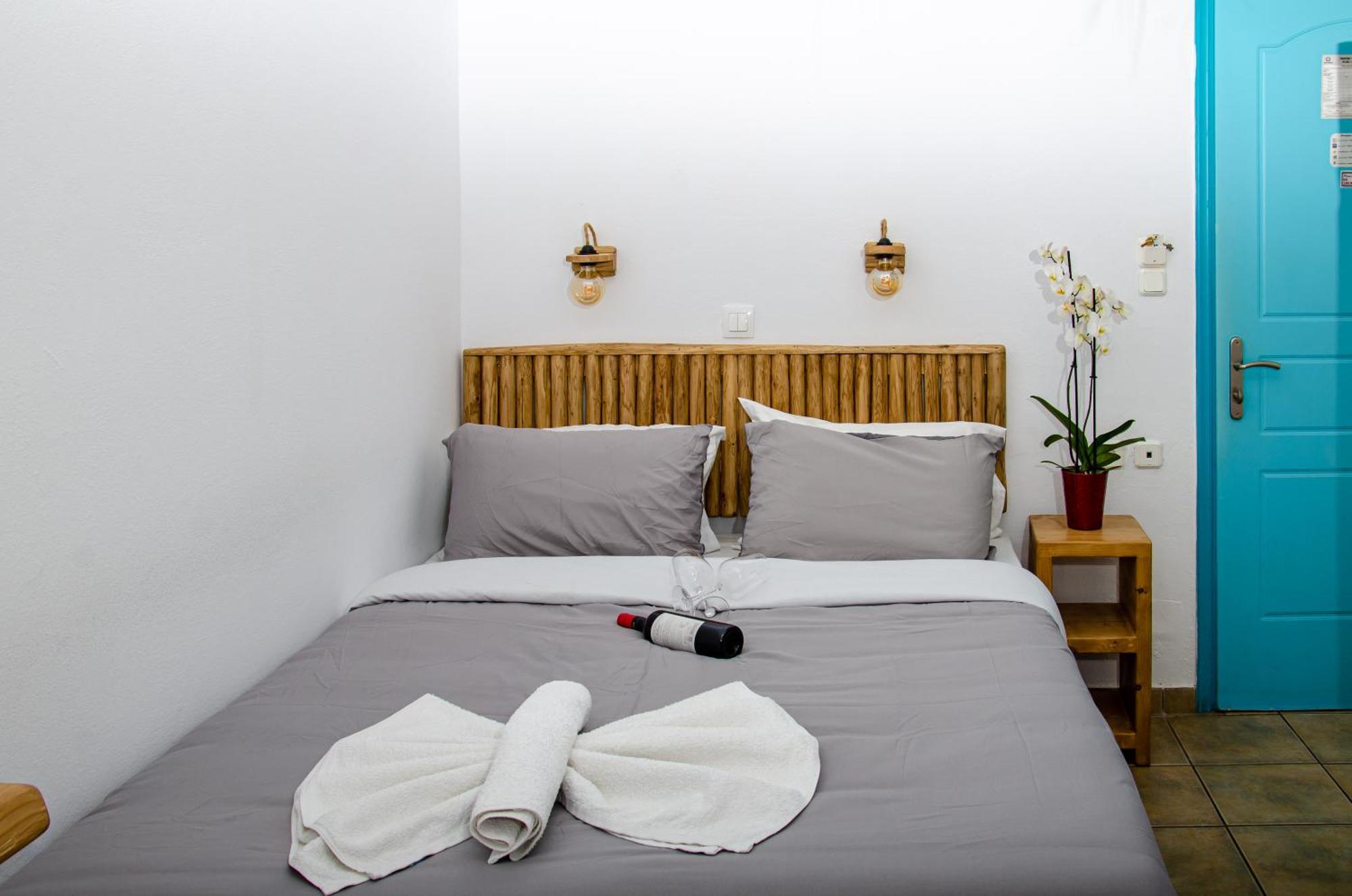 Hotel Livadia Párosz Kültér fotó