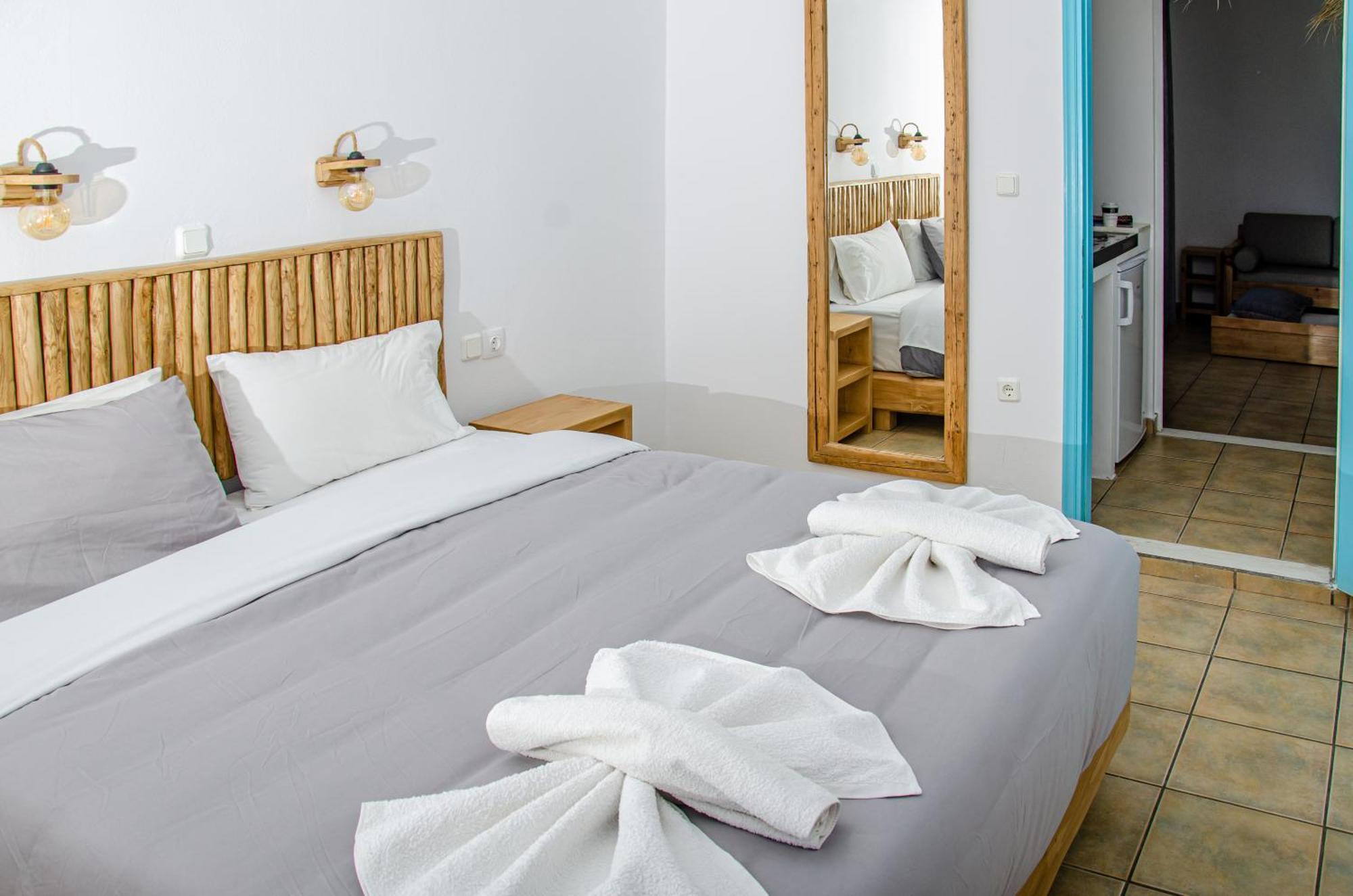 Hotel Livadia Párosz Kültér fotó