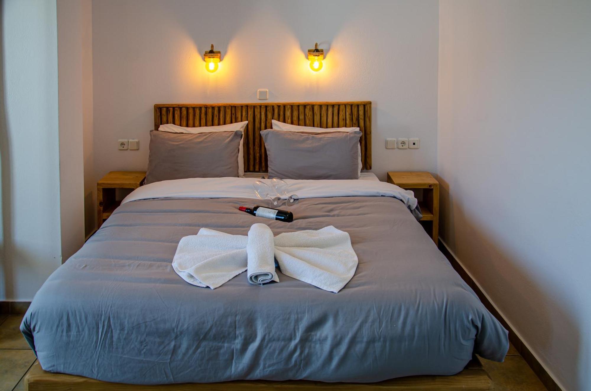 Hotel Livadia Párosz Kültér fotó