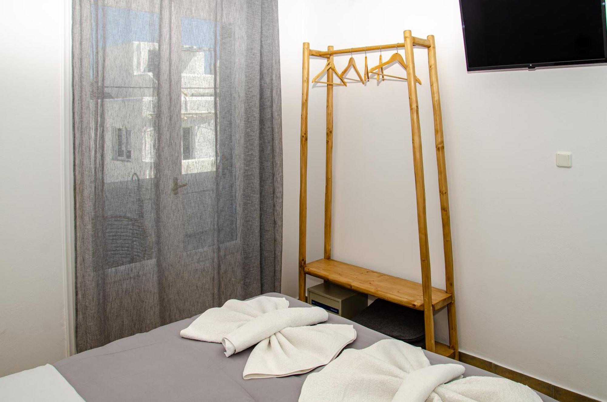Hotel Livadia Párosz Kültér fotó