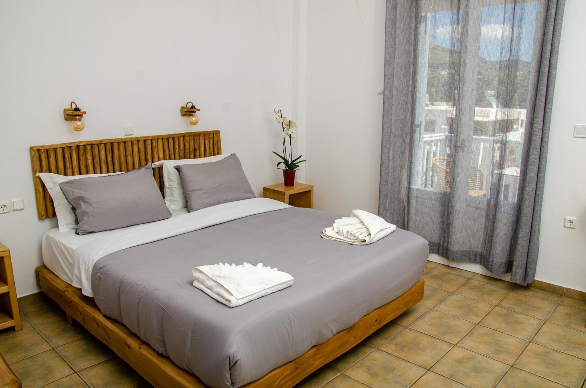Hotel Livadia Párosz Kültér fotó