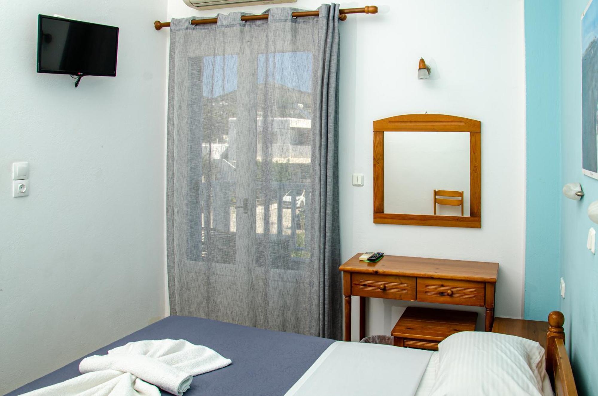 Hotel Livadia Párosz Kültér fotó